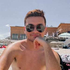 Meet your Posher, Christian